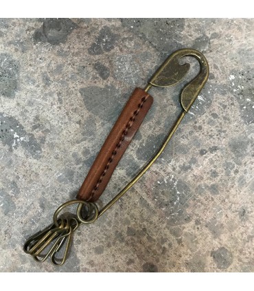 Porte Clefs Camu épingle à nourrice cuir et alliage
