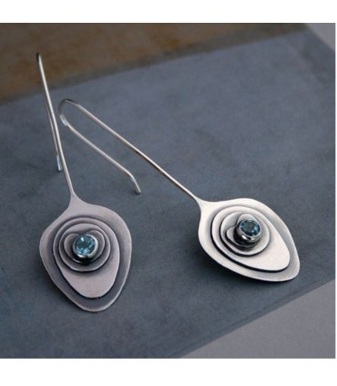 Boucles d'oreilles pendantes minimaliste feuille orné d'un strass bleu