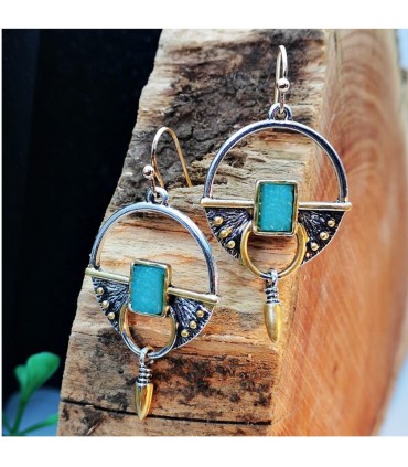 boucles d'oreilles cercle en zinc, orn&eacute; d'une perle bleue ciel, style boho