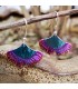 Boucles d'oreilles en Zinc minimaliste Feuille Ginkgo Biloba, feuille colorée Bleu irisé/ rose fushia