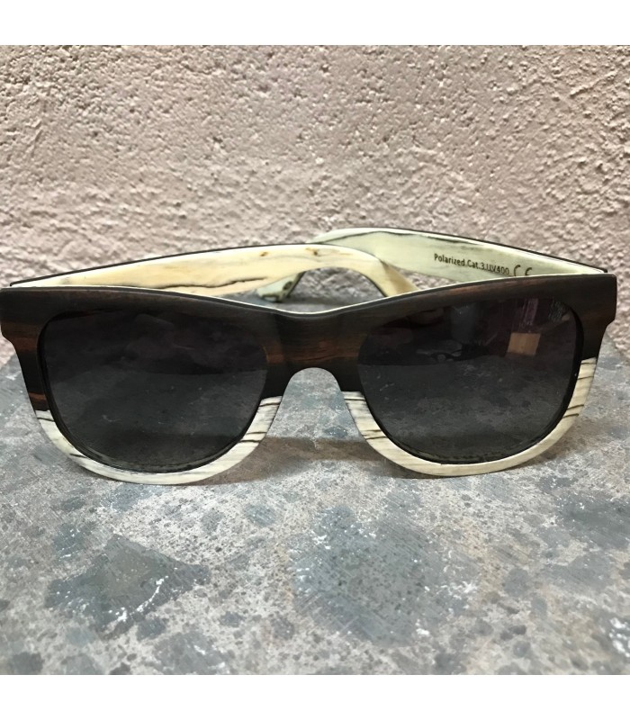 Lunette en bois polarisée et son coffret