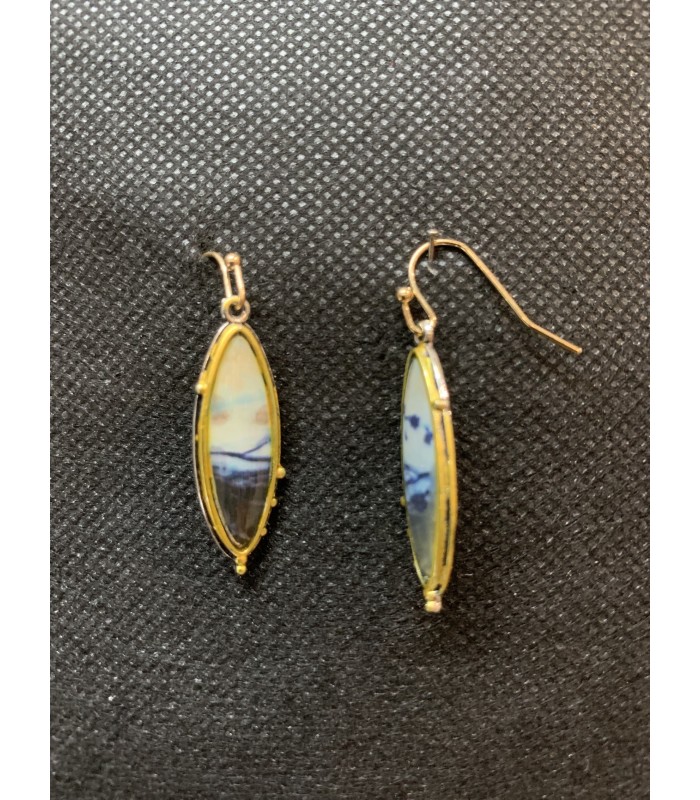 Boucles d'oreilles Ovale vintage, Métal Doré , ornées d'une perle bleutée