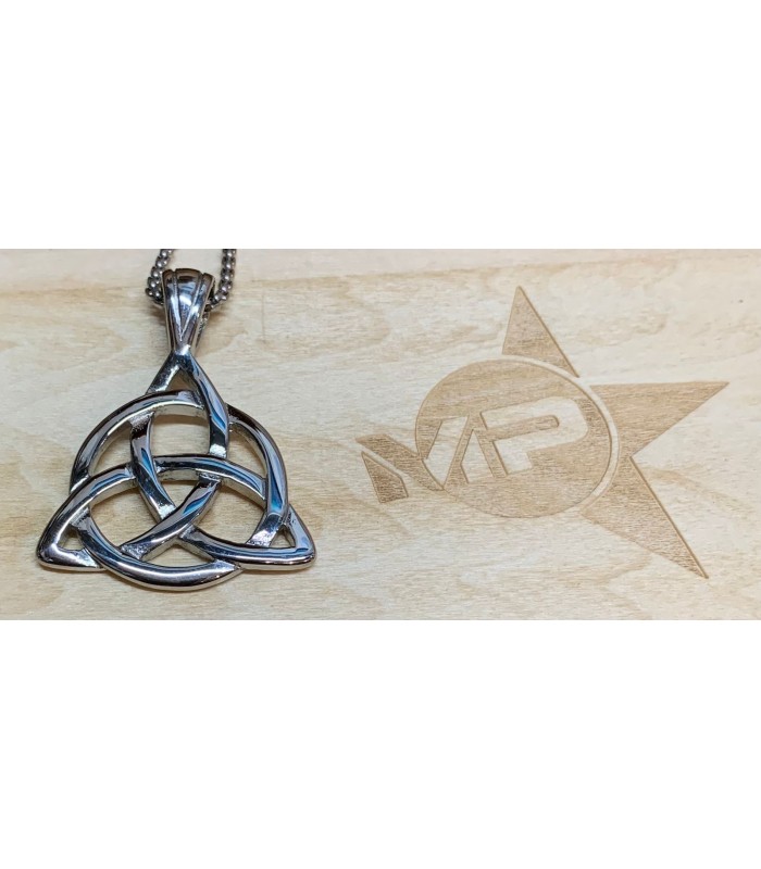 Collier Triquetra