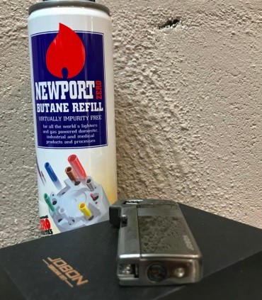 Briquet tempête de la marque Jobon. Rechargeable au butane