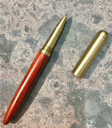 Stylo bic conique bois de santal ouvert