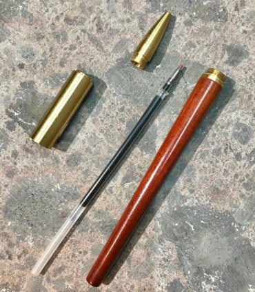 Stylo bic en bois de santal avec capuchon démontable
