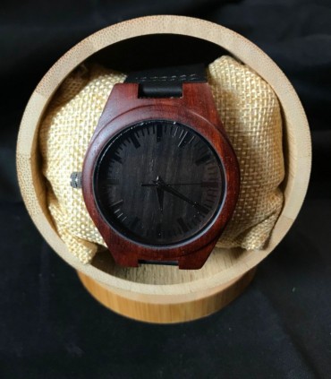 montre en bois de santal et ébène