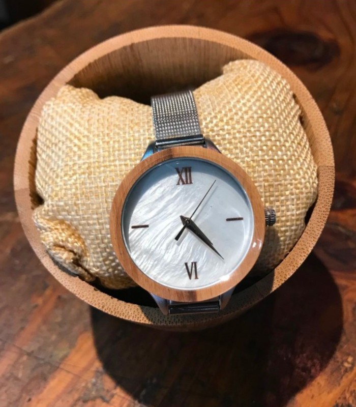 Montre femme en bois d'olive et Nacre véritable